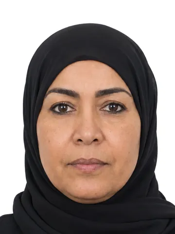 Example Kuwait e-Visa Photo: a woman wearing a black shayla, 30×40 mm, white background (fictional AI-generated model)